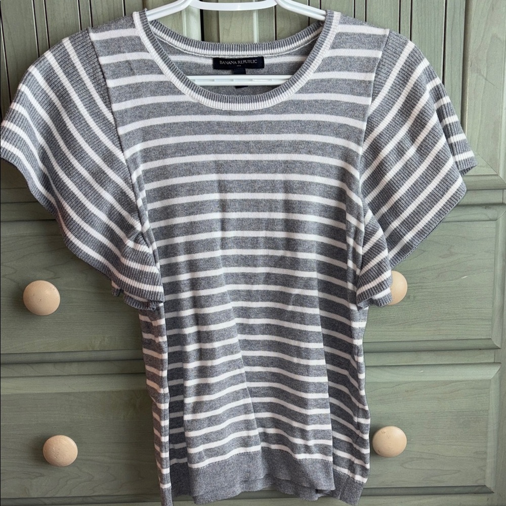 Banana Republic Gray Striped Flutter